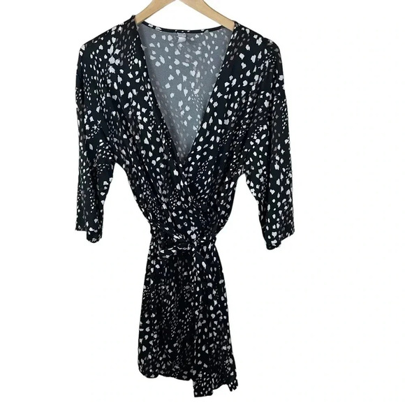 Flora Nikrooz Jacqueline Short Sleeved Robe - Picture 2 of 9